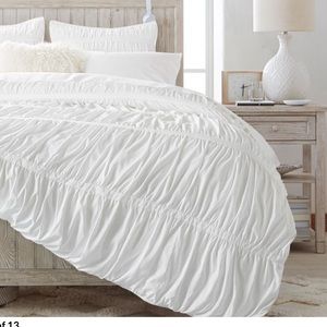 Pottery Barn Teen Pucker Up White Comforter